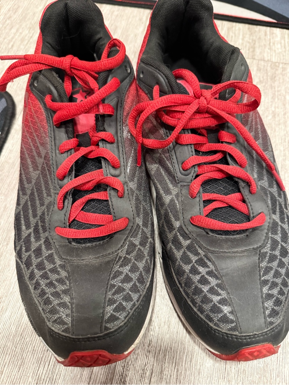 Starter Men's Black Athletic Sneakers with Red Accents
